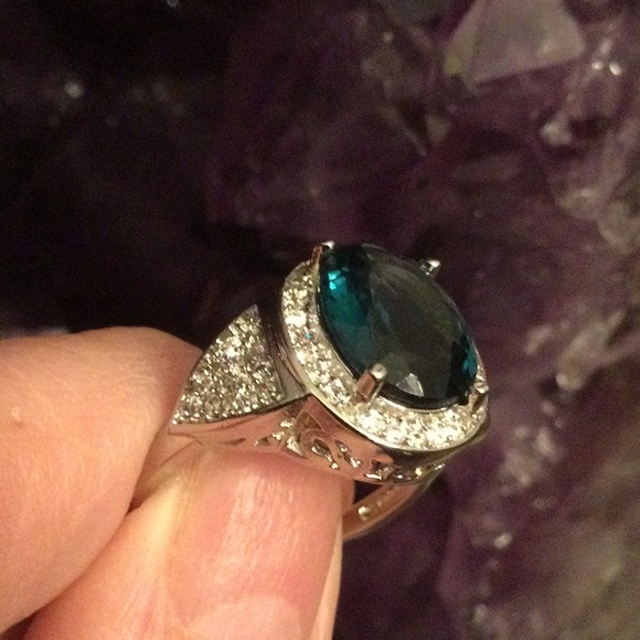Elegant London Blue Topaz Ring - Picture 8 of 11